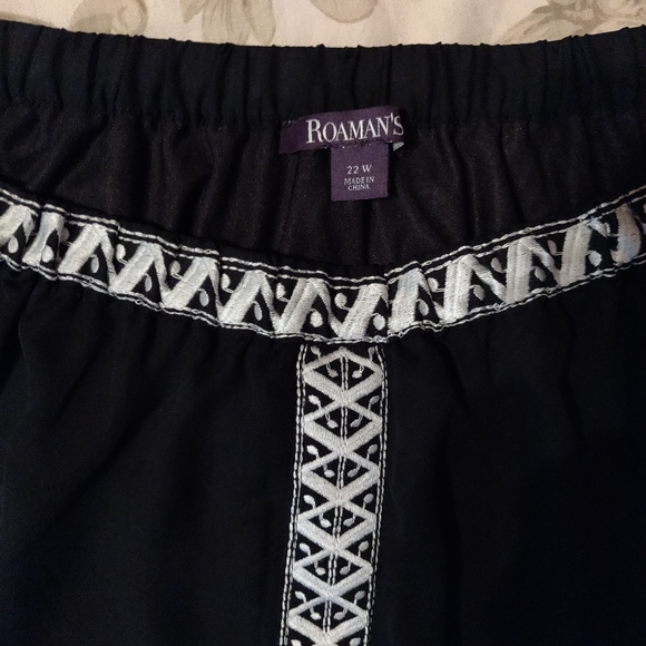 Brand new black cotton blouse colorful embroidered - Picture 2 of 4